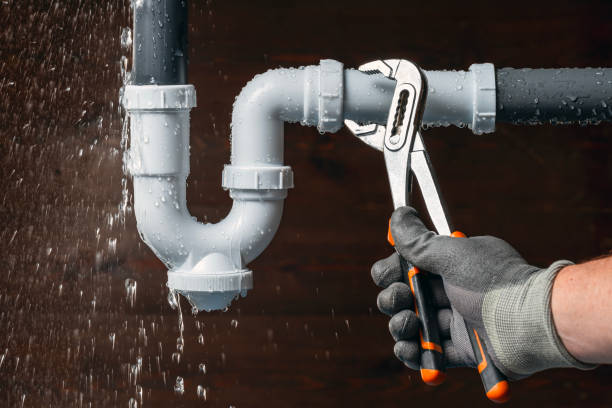Professional Leak Detection technician working in Peconic, NY